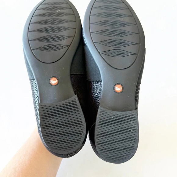 Clarks Unstructured Un Blush Lo Black Loafers Women’s Size 7 Wide Textured Look - Picture 3 of 12